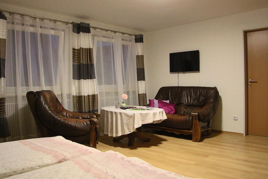 Hotel Am Schloss Neuenstein Pokój zdjęcie