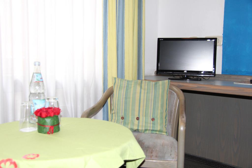 Hotel Am Schloss Neuenstein Zewnętrze zdjęcie